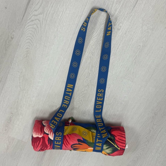 FARM Rio Beach Towel & Carry Case. - Picture 5 of 5